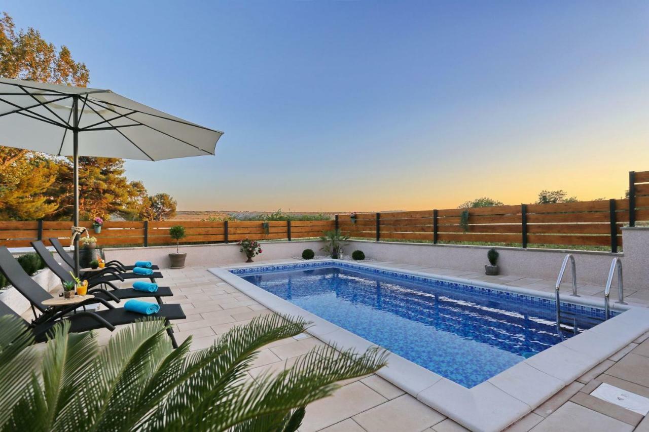 Punta Garden Pool House Villa