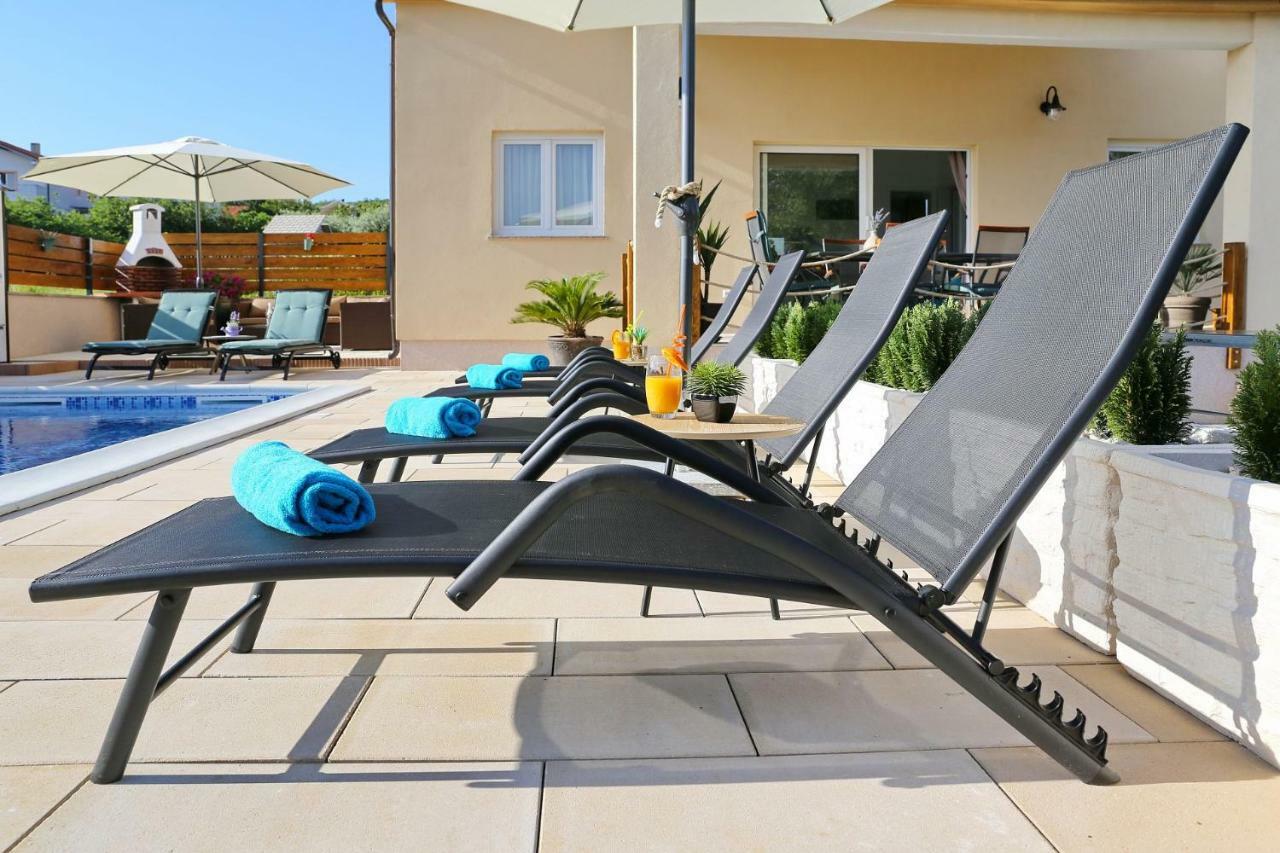 Punta Garden Pool House Villa *